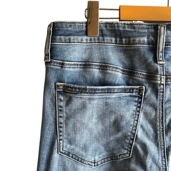 Silver Jeans Beau Girlfriend Fit Jeans Size 30 Light Wash Distressed - Picture 14 of 14